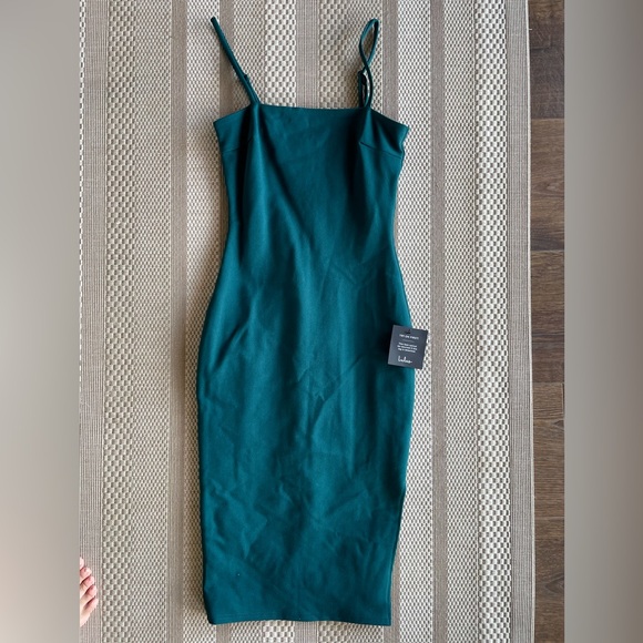 Paulina Forest Green body-con midi dress - Picture 2 of 7